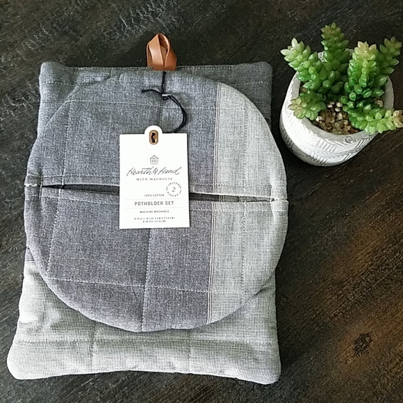Hearth & Hand Potholder Set - Picture 2 of 4